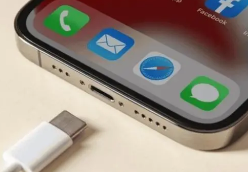 桐梓苹果15维修分享iPhone15改USB-C接口后能和安卓用户互借充电器吗 